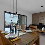 Lägenhet Luxury Lotus - Free Parking *