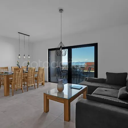 Luxury Lotus Apartman