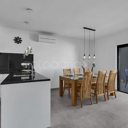 Luxury Lotus Apartman Makarska