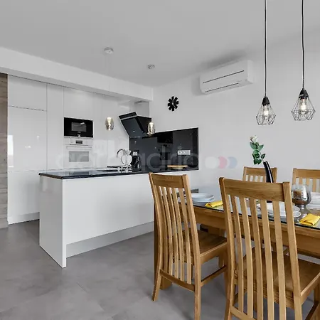 Luxury Lotus - Free Parking *