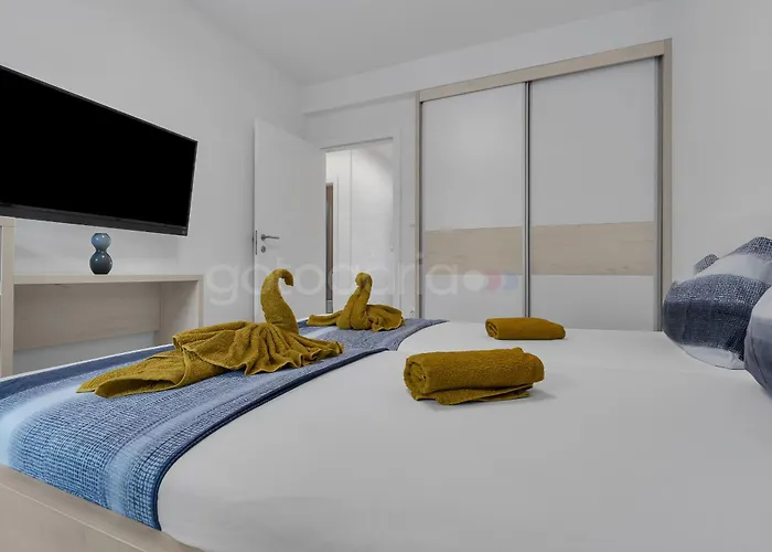 Luxury Lotus - Free Parking Apartment Makarska