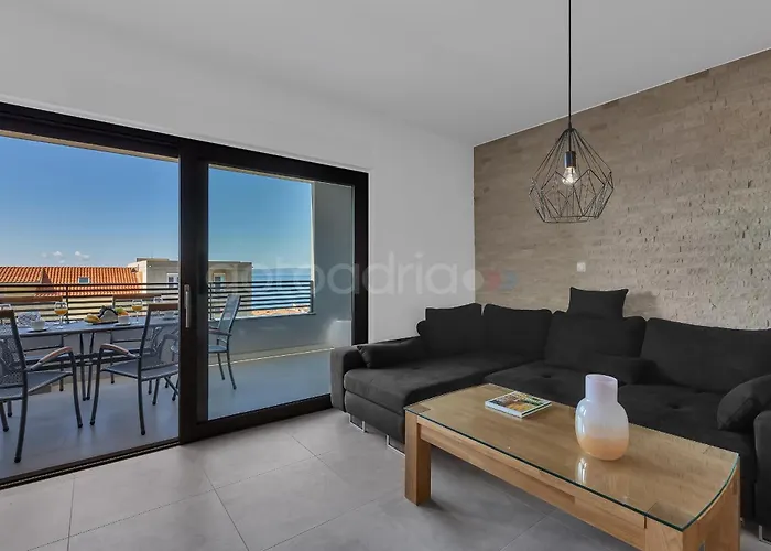 Luxury Lotus - Free Parking