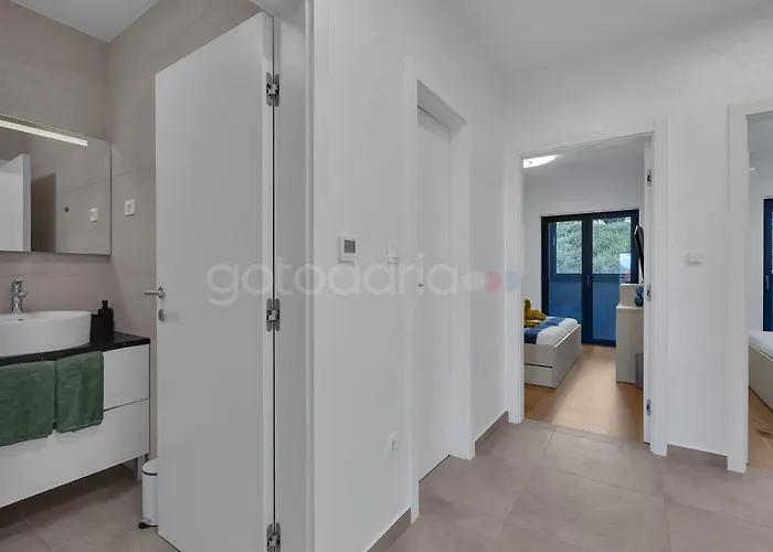 Luxury Lotus - Free Parking Apartment *