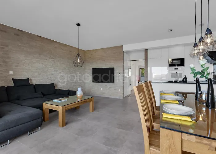 Luxury Lotus - Free Parking Apartman *